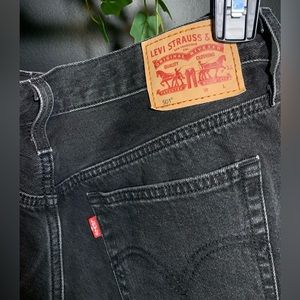 Levi 501 black denim shorts women’s size 29